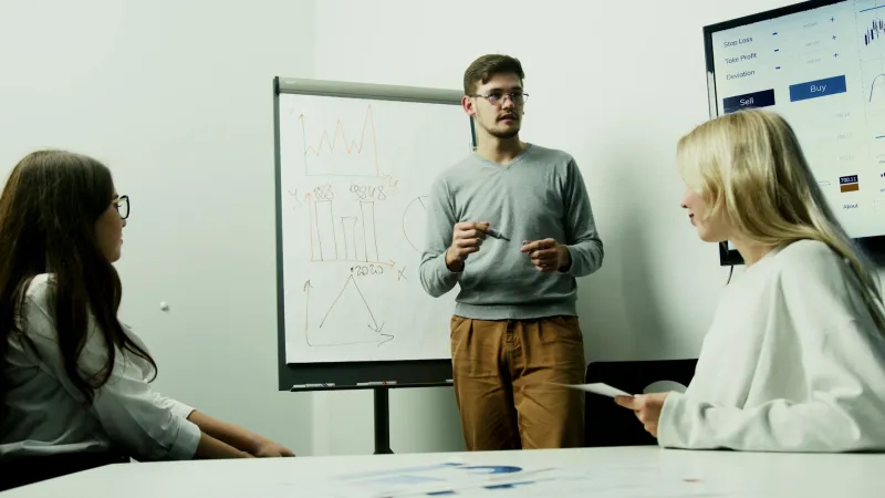 Aus Rückschlägen lernen: Systematische Projektanalyse als Erfolgstreiber